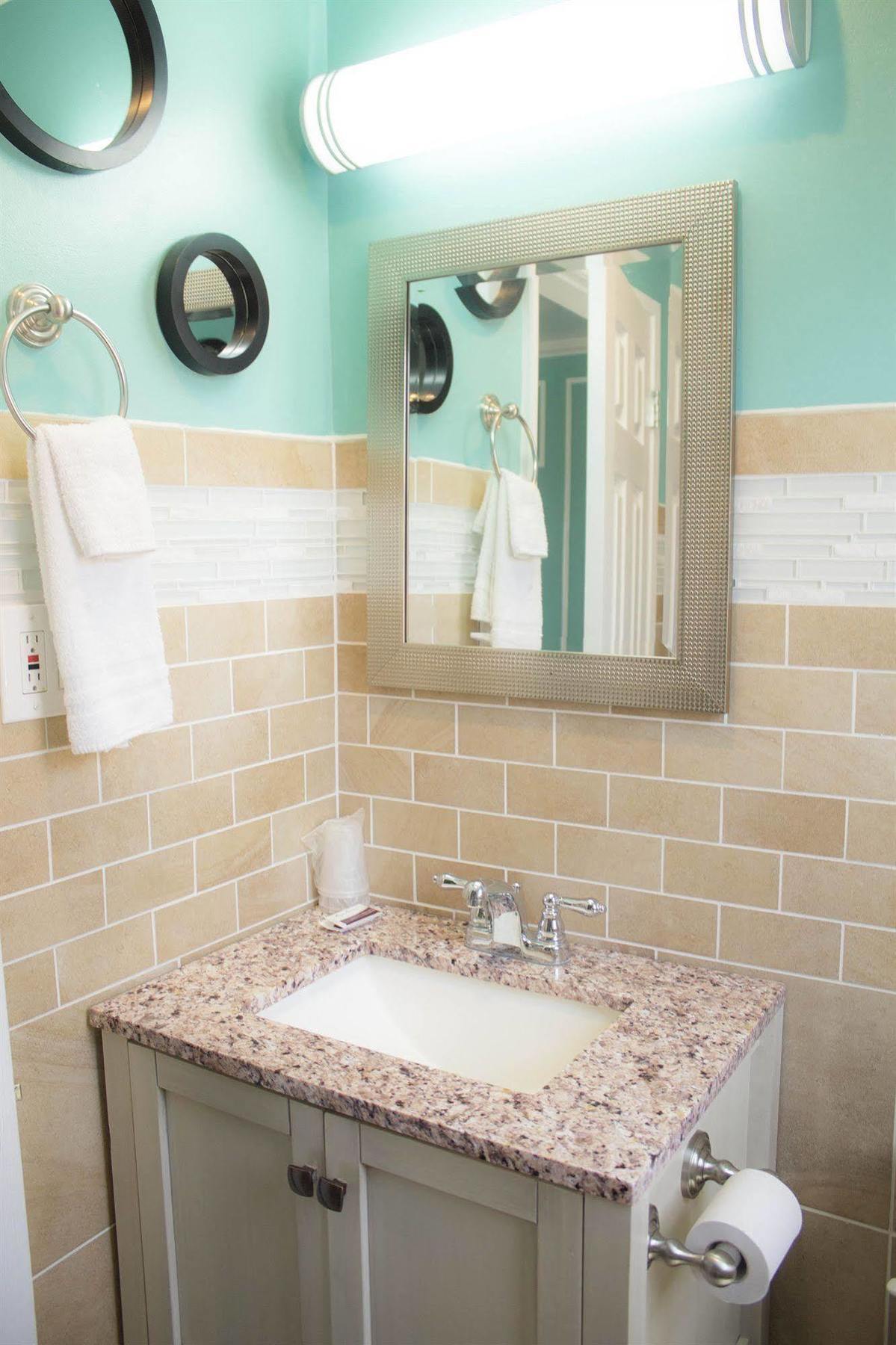 Travel Inn & Suites Викторвилл Экстерьер фото