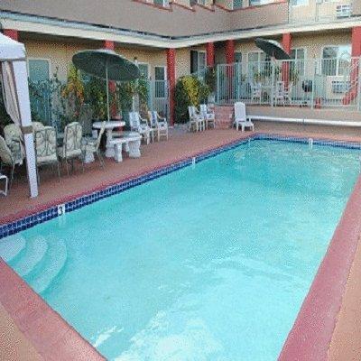 Travel Inn & Suites Викторвилл Удобства фото